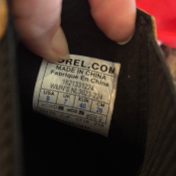 SOREL  Joan Of Arctic Leather
Wedge Chelsea Boots in Carmel Brown White,size 9 - Picture 11 of 12